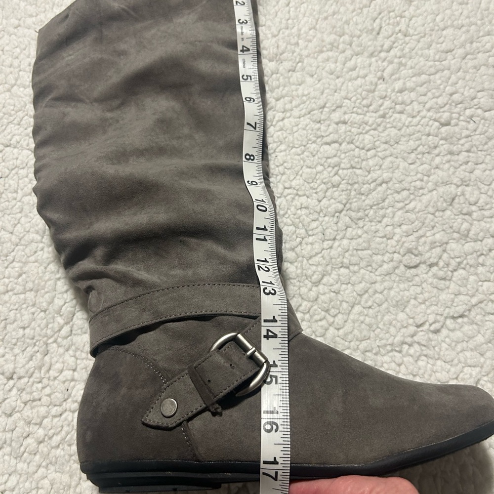 NEW WOT Rampage Stylish Gray Women's Boots - Picture 10 of 10
